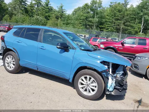 7MUBAABG5TV158444 — 2026 Toyota Corolla Cross LE, Передняя часть (Front & Rear), фото до ремонта