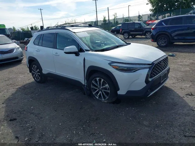 2022 Toyota Corolla Cross Xle VIN 7MUDAABG6NV028474 фото 1