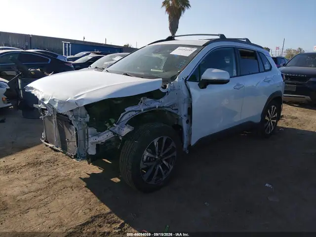 7MUEAAAG1NV008817 — 2022 Toyota Corolla Cross XLE, фото 2 с аукциона IAAI 14.10.2026, Передняя часть