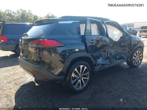 7MUEAAAGXRV076281 — 2024 Toyota Corolla Cross, фото 5 с аукциона IAAI, Боковая часть
