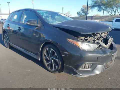 JTNKARJE6JJ561203 — 2018 Toyota Corolla IM, Передняя часть (Front & Rear), фото до ремонта