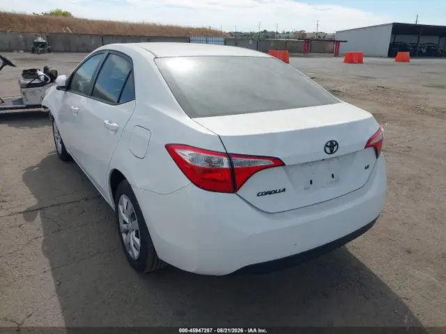 5YFBURHE4FP214571 — 2015 Toyota Corolla LE, фото 3 с аукциона IAAI 30.09.2026, Естественный износ