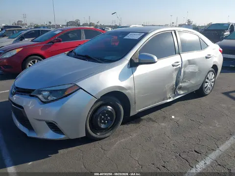 2015 Toyota COROLLA LE VIN 5YFBURHE0FP315364 фото 2