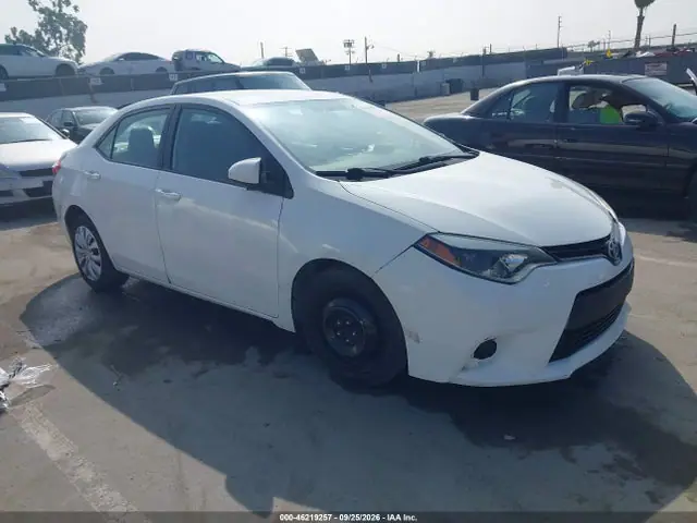 2T1BURHE2FC404806 — 2015 Toyota Corolla LE, Естественный износ (Normal Wear & Tear), фото до ремонта