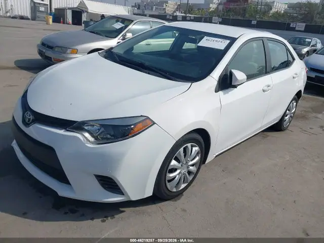 2T1BURHE2FC404806 — 2015 Toyota Corolla LE, фото 2 с аукциона IAAI 14.10.2026, Естественный износ