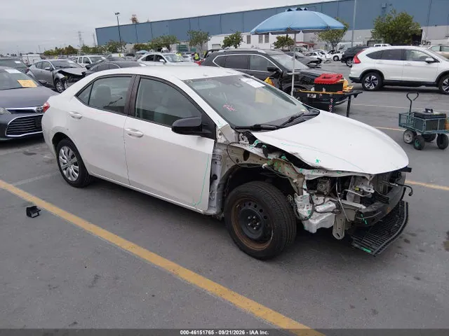 2017 Toyota COROLLA LE VIN 5YFBURHE1HP697908 фото 1