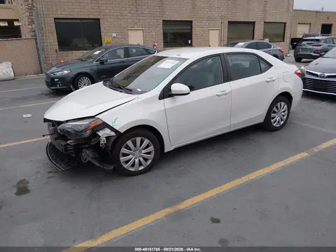 2017 Toyota COROLLA LE VIN 5YFBURHE1HP697908 фото 2