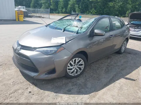2018 Toyota COROLLA LE VIN 2T1BURHE9JC015329 фото 2