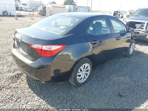 2018 Toyota COROLLA LE VIN 5YFBURHE3JP789060 фото 4