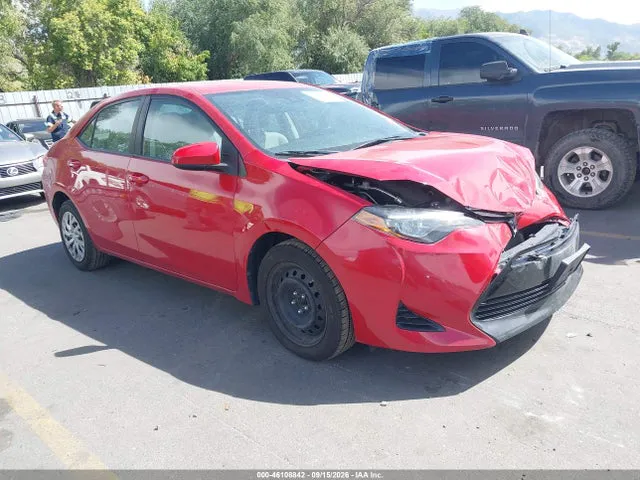 2018 Toyota COROLLA LE VIN 2T1BURHE7JC119981 фото 1