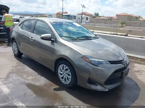 2T1BURHE1JC974059 — 2018 Toyota Corolla LE, Задняя часть (Rear), фото до ремонта