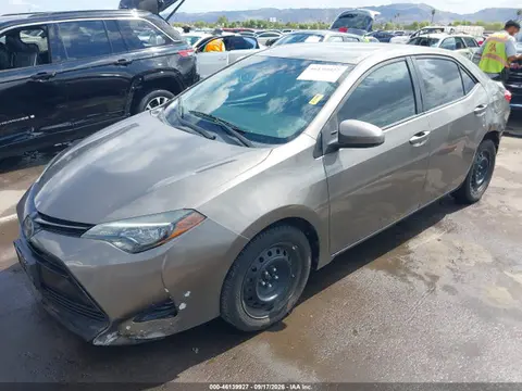 2018 Toyota COROLLA LE VIN 2T1BURHE1JC974059 фото 2