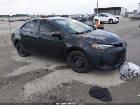 5YFBURHE2KP878149 — 2019 Toyota Corolla LE, Repossession, фото до ремонта