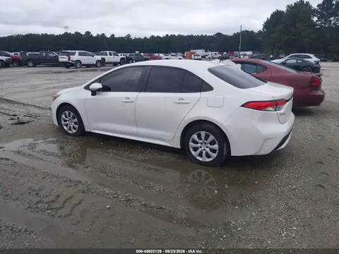 2020 Toyota COROLLA LE VIN JTDEPRAE5LJ055736 фото 3
