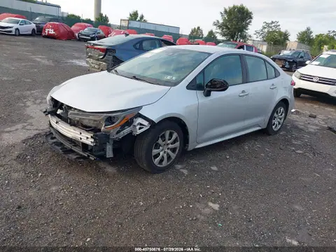 2020 Toyota COROLLA LE VIN 5YFEPRAE5LP141530 фото 2
