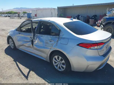 2020 Toyota COROLLA LE VIN JTDEPRAE7LJ067578 фото 3