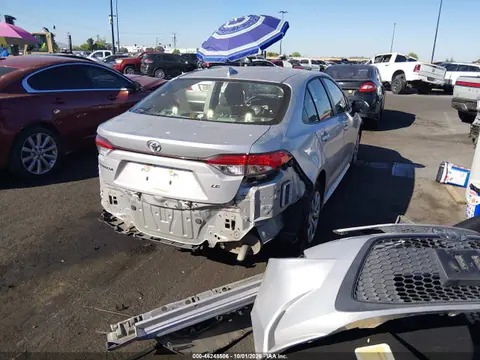 2020 Toyota COROLLA LE VIN JTDEPRAE8LJ110857 фото 4