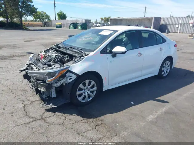 5YFEPMAE8MP255591 — 2021 Toyota Corolla LE, фото 2 с аукциона IAAI 14.10.2026, Передняя часть