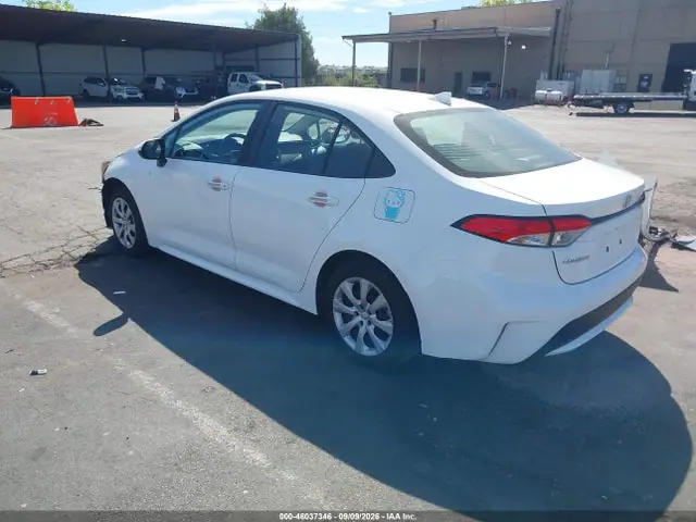 5YFEPMAE8MP255591 — 2021 Toyota Corolla LE, фото 3 с аукциона IAAI 14.10.2026, Передняя часть