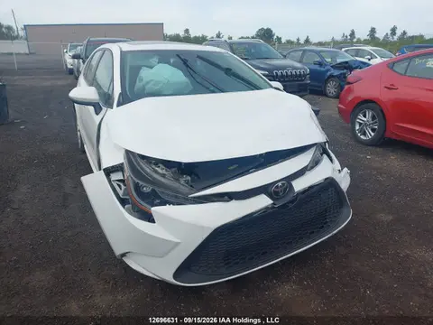 5YFBPMBE0NP300915 — 2022 Toyota Corolla LE, Передняя часть (Front), фото до ремонта