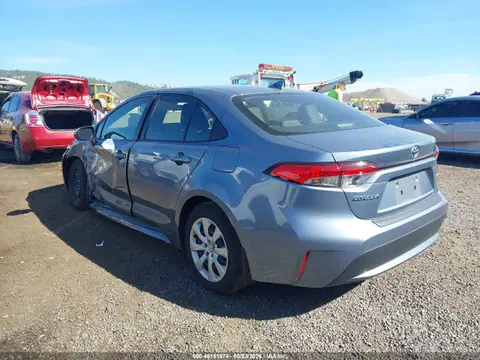 2022 Toyota COROLLA LE VIN JTDEPMAE0N3029457 фото 3