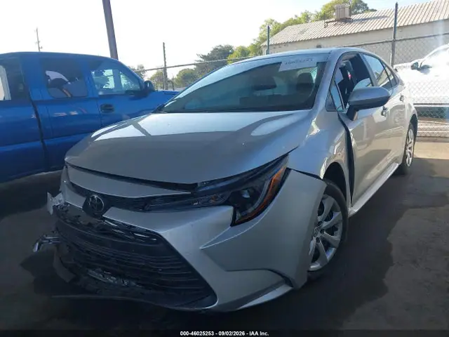 5YFB4MDE9SP330688 — 2025 Toyota Corolla LE, фото 2 с аукциона IAAI 13.10.2026, Передняя часть
