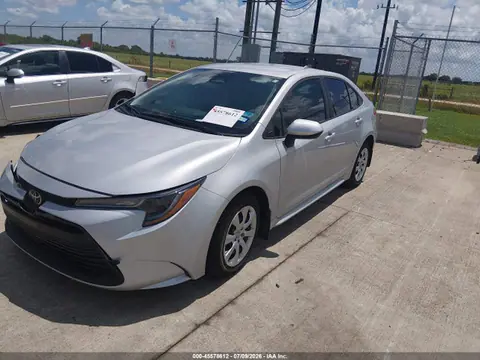 2026 Toyota COROLLA LE VIN 5YFB4MDE9TP378015 фото 2