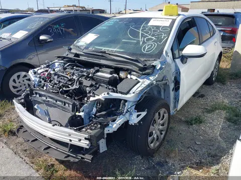 2026 Toyota COROLLA LE VIN 5YFB4MDE5TP465796 фото 2