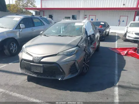 2018 Toyota COROLLA SE VIN 5YFBURHE1JP747616 фото 2