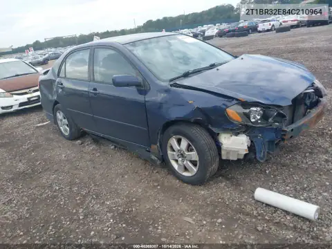 2T1BR32E84C210964 — 2004 Toyota Corolla, Передняя часть, фото до ремонта