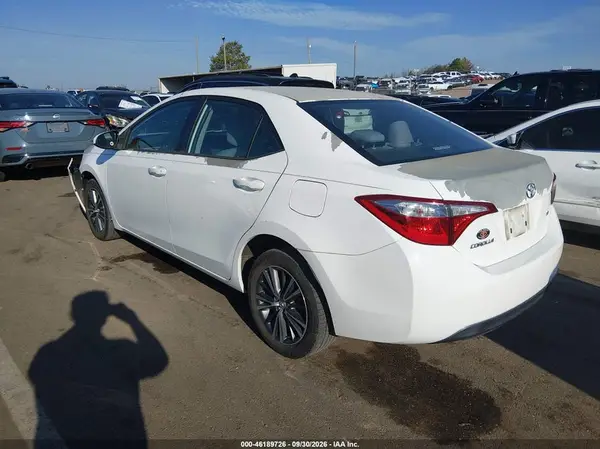 5YFBURHE5GP373472 — 2016 Toyota Corolla, фото 3 с аукциона IAAI, Передняя часть