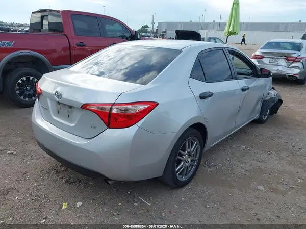5YFBURHE8HP693712 — 2017 Toyota Corolla, фото 4 с аукциона IAAI, Передняя часть справа
