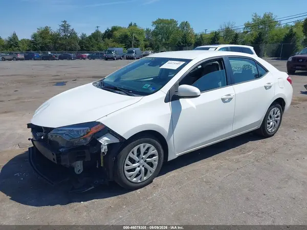 5YFBURHE0HP654435 — 2017 Toyota Corolla, фото 2 с аукциона IAAI 13.10.2026, Передняя часть справа
