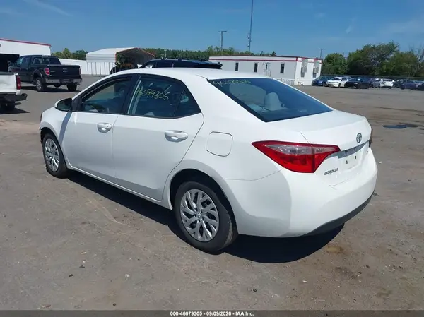 5YFBURHE0HP654435 — 2017 Toyota Corolla, фото 3 с аукциона IAAI 13.10.2026, Передняя часть справа