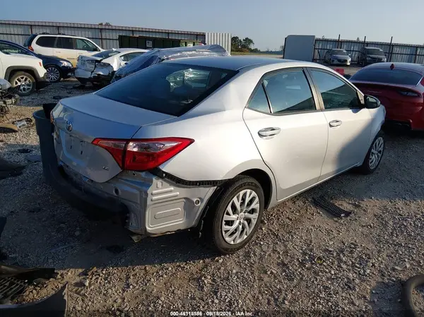 5YFBURHEXHP735295 — 2017 Toyota Corolla, фото 4 с аукциона IAAI 15.10.2026, Передняя и задняя части