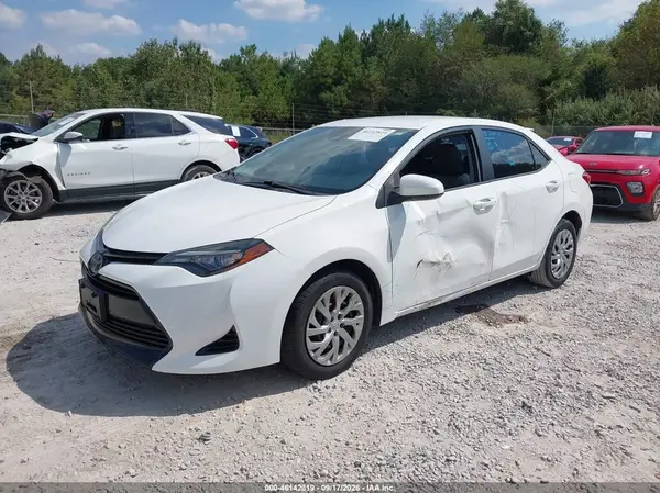 5YFBURHE8HP625796 — 2017 Toyota Corolla, фото 2 с аукциона IAAI 12.10.2026, Левый бок