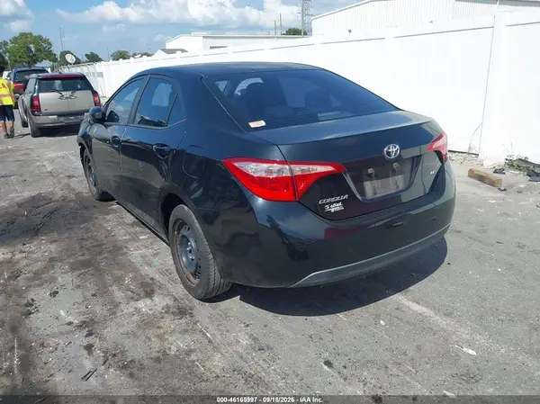 5YFBURHE4HP718900 — 2017 Toyota Corolla, фото 3 с аукциона IAAI 13.10.2026, Передняя часть