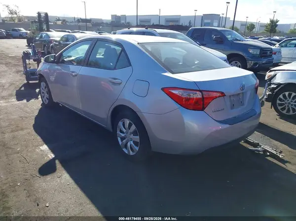 5YFBURHE7HP707647 — 2017 Toyota Corolla, фото 3 с аукциона IAAI 11.10.2026, Передняя часть
