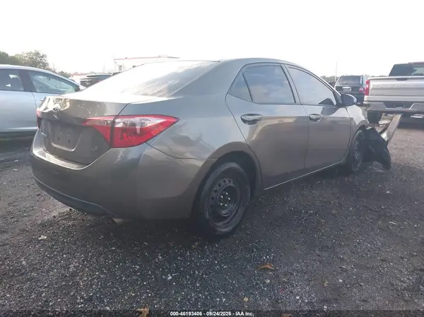 2T1BURHE2HC820924 — 2017 Toyota Corolla, фото 4 с аукциона IAAI, Передняя часть