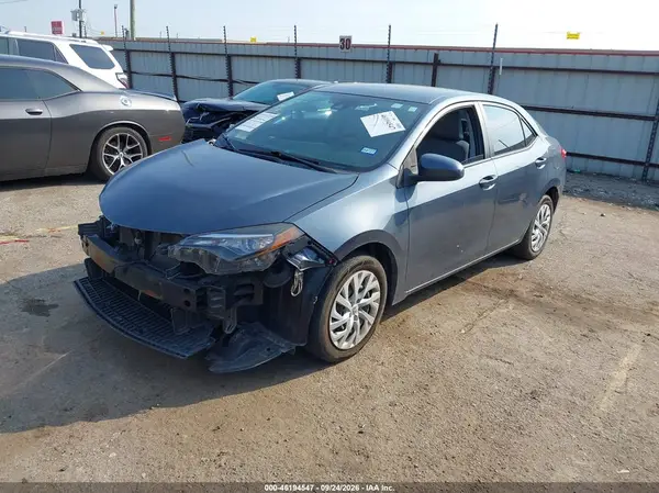 5YFBURHE8HP633929 — 2017 Toyota Corolla, фото 2 с аукциона IAAI, Правый бок