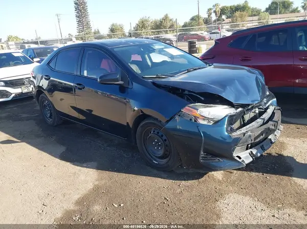 2T1BURHE6HC814754 — 2017 Toyota Corolla, Передняя часть (Front & Rear), фото до ремонта