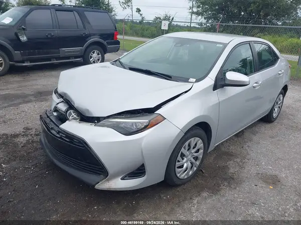 2T1BURHE9HC806079 — 2017 Toyota Corolla, фото 2 с аукциона IAAI 13.10.2026, Передняя часть