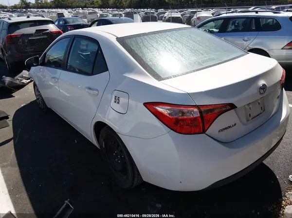 2T1BURHEXHC862113 — 2017 Toyota Corolla, фото 3 с аукциона IAAI, Передняя часть