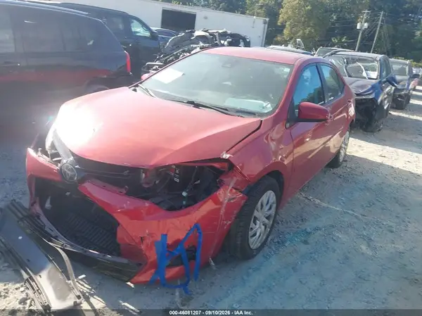 5YFBURHE0JP825836 — 2018 Toyota Corolla, фото 2 с аукциона IAAI 13.10.2026, Передняя часть