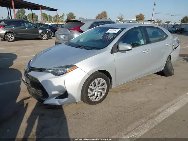 2T1BURHE6JC996932 — 2018 Toyota Corolla, фото 2 с аукциона IAAI, Задняя часть слева