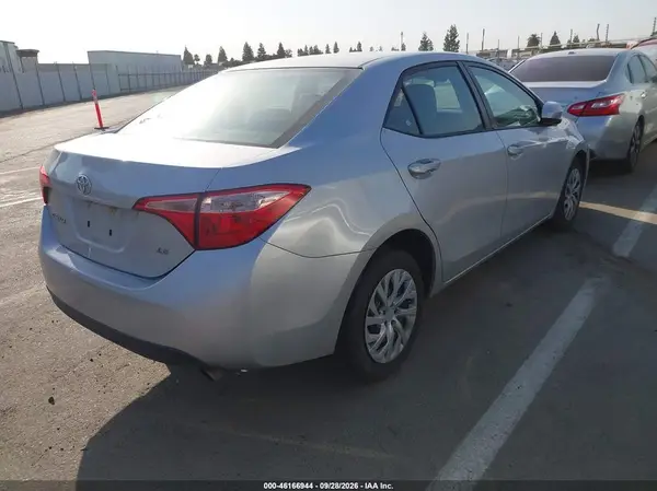 2T1BURHE6JC996932 — 2018 Toyota Corolla, фото 4 с аукциона IAAI, Задняя часть слева