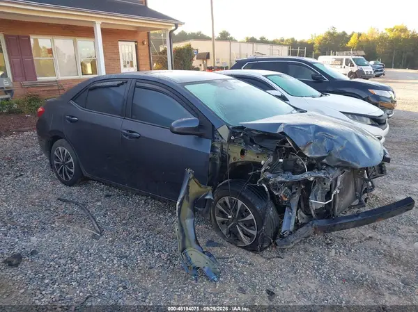 2T1BURHE5JC023055 — 2018 Toyota Corolla, Передняя часть (Front End), фото до ремонта