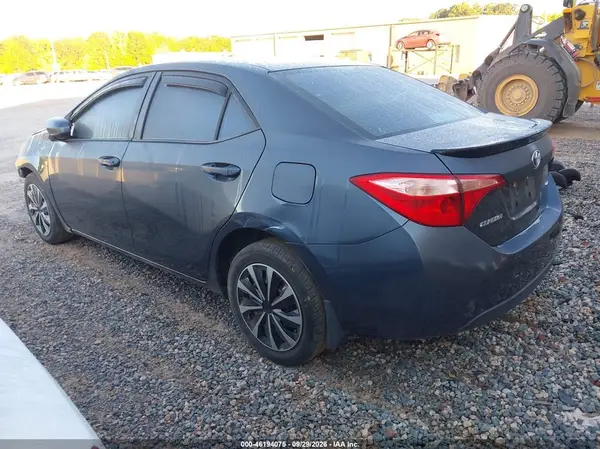 2T1BURHE5JC023055 — 2018 Toyota Corolla, фото 3 с аукциона IAAI, Передняя часть