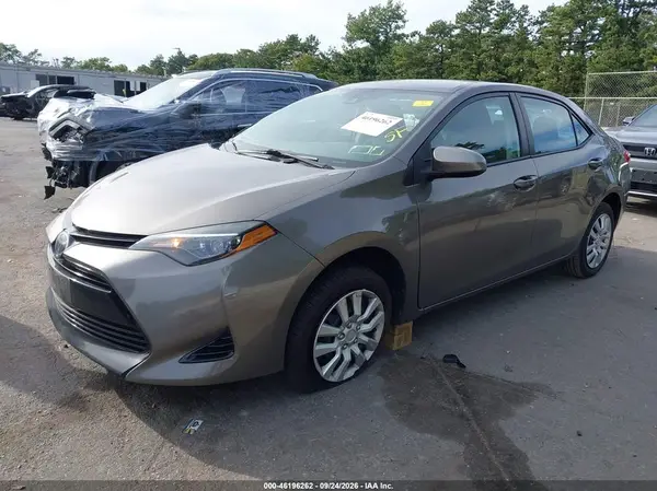 2T1BURHE1JC995378 — 2018 Toyota Corolla, фото 2 с аукциона IAAI 06.10.2026, Правый бок