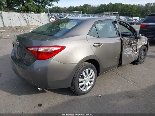 2T1BURHE1JC995378 — 2018 Toyota Corolla, фото 4 с аукциона IAAI 06.10.2026, Правый бок